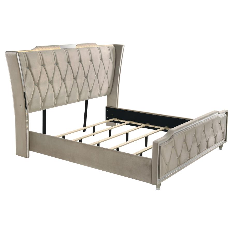 Coaster Lorient Ivory and Camel Upholstered Bed