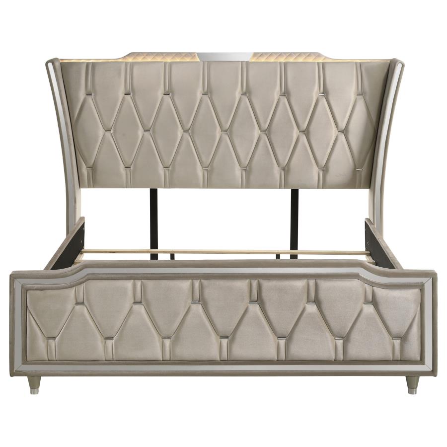 Coaster Lorient Ivory and Camel Upholstered Bed