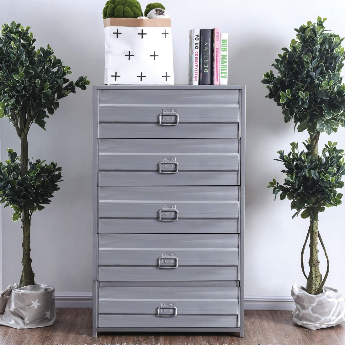  Furniture of America Mccredmond 5-Drawer Chest CM7075C IMAGE 1