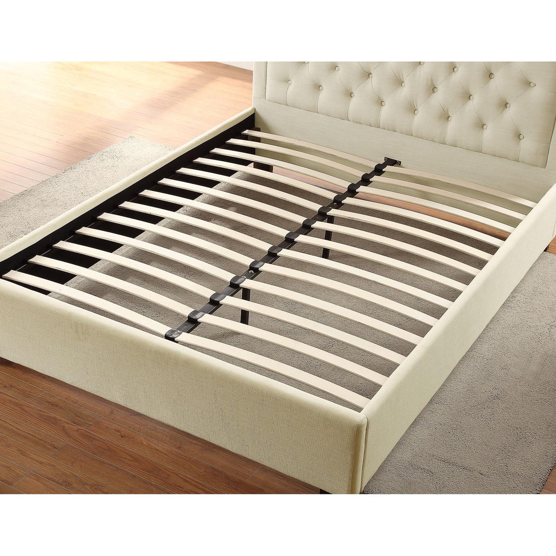  Steve Silver Furniture Isadora ID890QBEDW Queen Platform Bed - White IMAGE 1