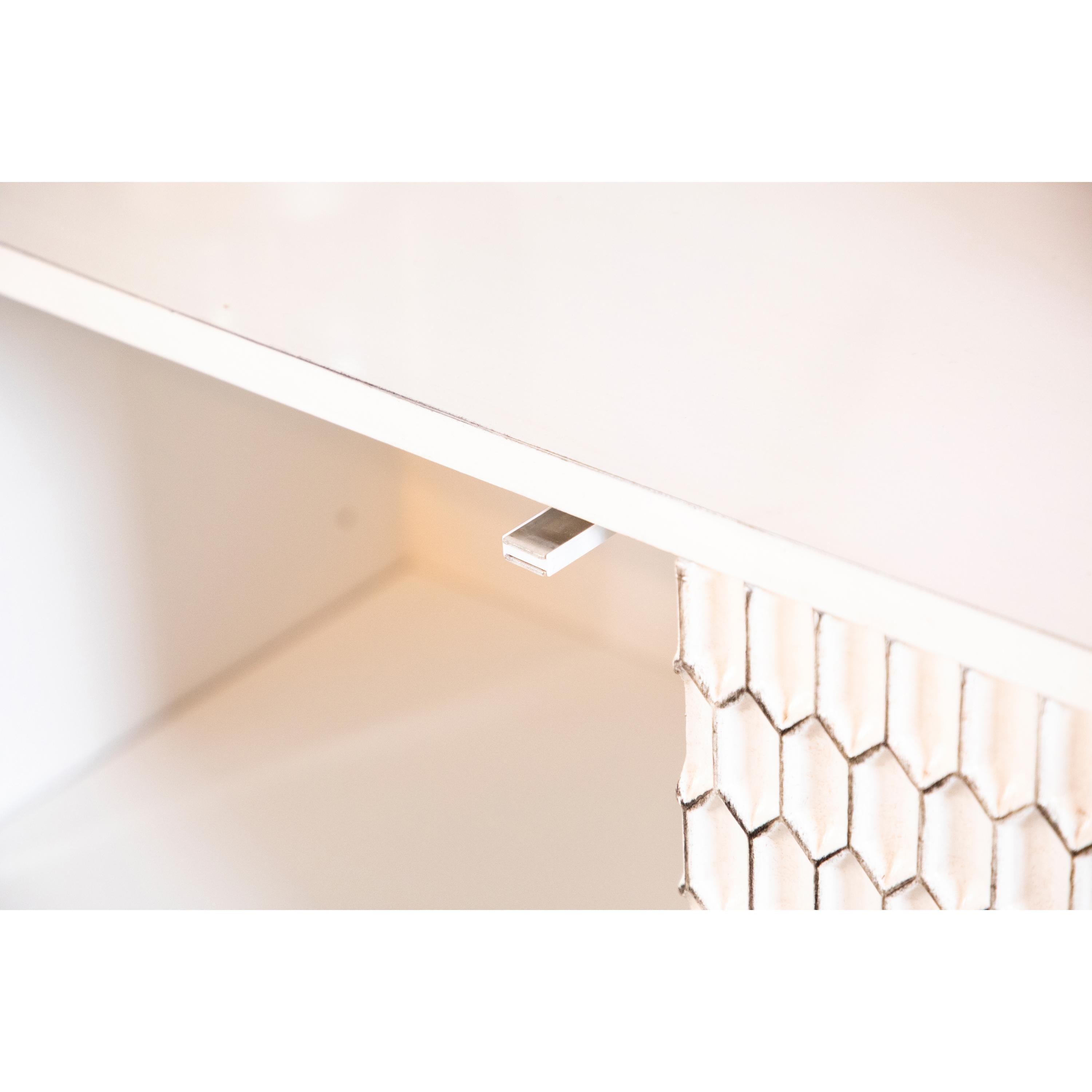  Coaster Furniture Gambon 953401 2-door Wood Honeycomb Pattern Accent Cabinet - White IMAGE 4