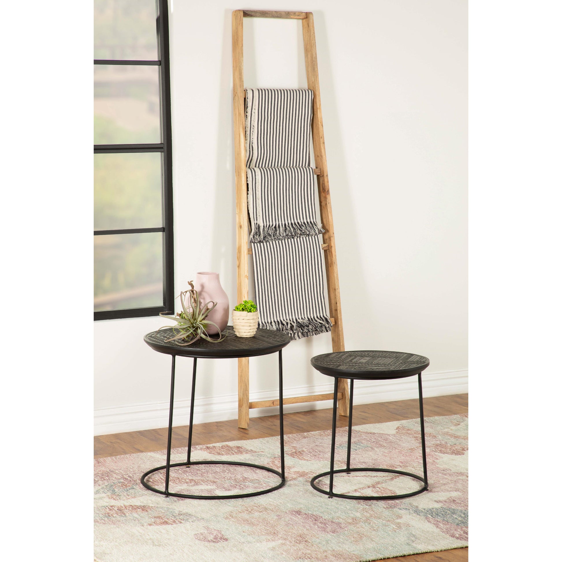  Coaster Furniture Loannis 935842 2-piece Round Mango Wood Nesting Table - Matte Black IMAGE 7