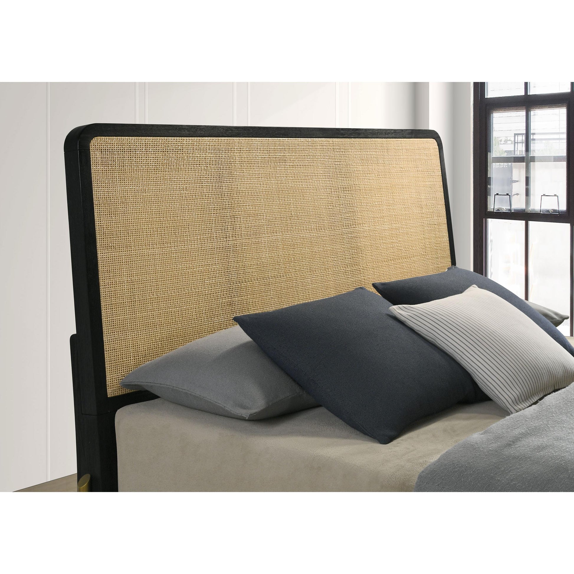 Size_King  -- Coaster Furniture Arini Panel Bed IMAGE 6