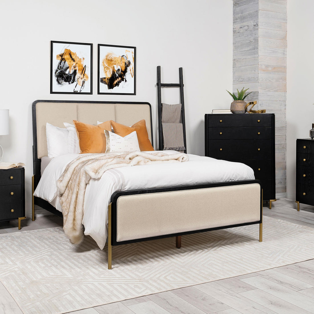 Coaster Furniture Arini 224331KECRM 56-inch Eastern King Panel Bed - Cream/Black IMAGE 1