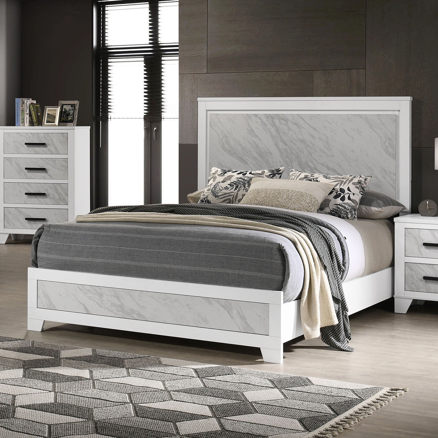 Darlene White Bedroom Set